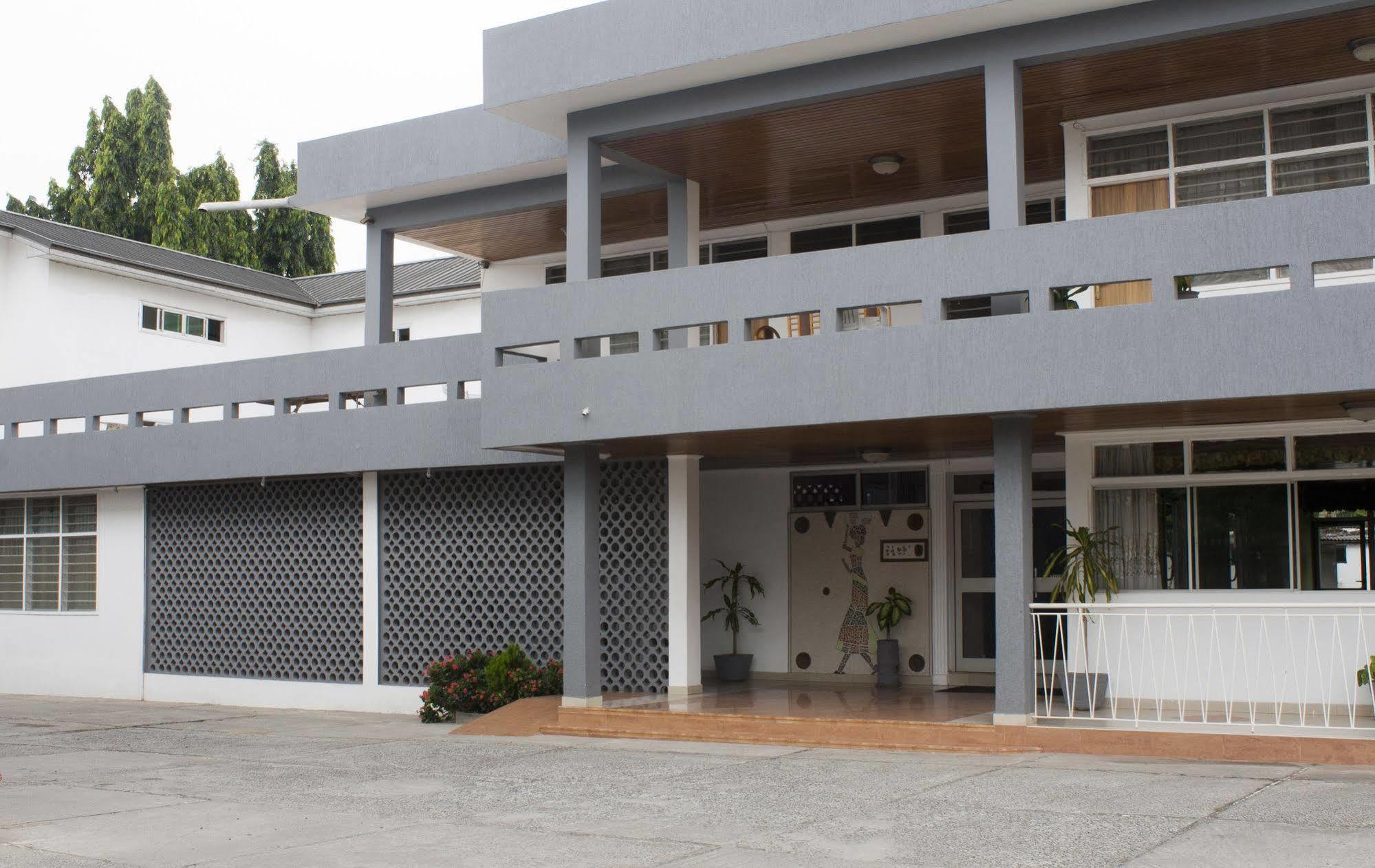 East Legon Guest Lodge Madina Exterior foto